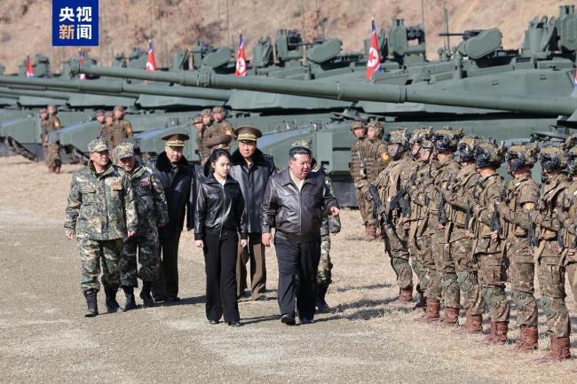 金正恩观摩步兵和坦克兵部队攻击战术演习