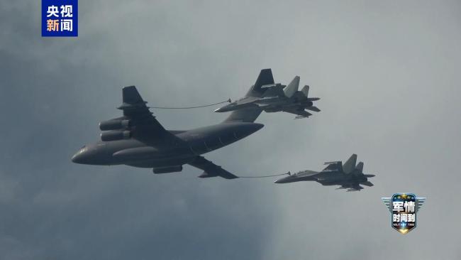 轰-6K、图-95共同飞越宫古海峡 专家详解中俄巡航编队细节
