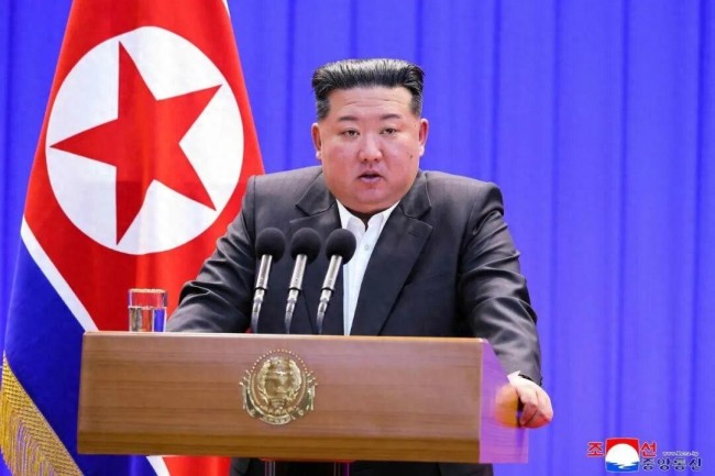 金正恩亲自授勋 表彰国防科研人员！