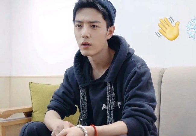 谈莉娜被记者提问与肖战的过往恩怨最后被问哭