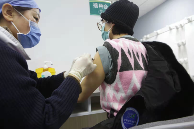 现场直击 | 积水潭医院医务人员接种新冠疫苗