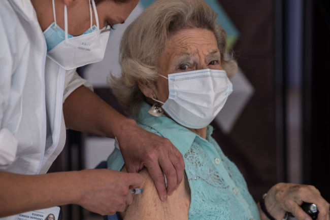 中国新冠疫苗助力智利启动全国大规模接种