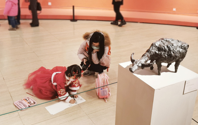 过新年，中国美术馆为观众送“福”