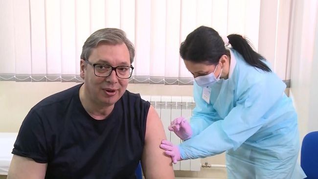 塞尔维亚总统接种中国新冠疫苗：谢谢中国兄弟