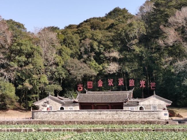 庆祝中国共产党成立100周年｜在党的旗帜下奋斗强军