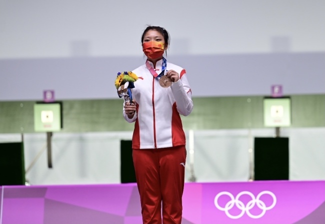 女子十米气手枪决赛，姜冉馨收获铜牌