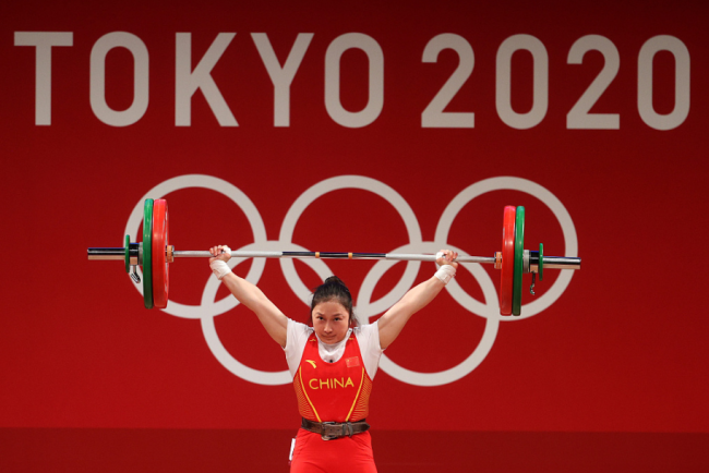 廖秋云获东京奥运女子举重55公斤级银牌