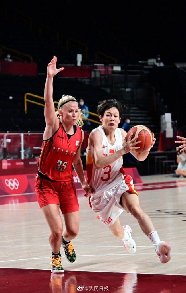 中国女篮三战三胜，挺进8强