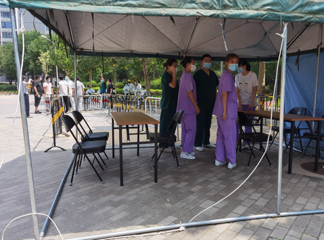 望京国风上观小区：志愿者对接居民需求，将启动核酸检测