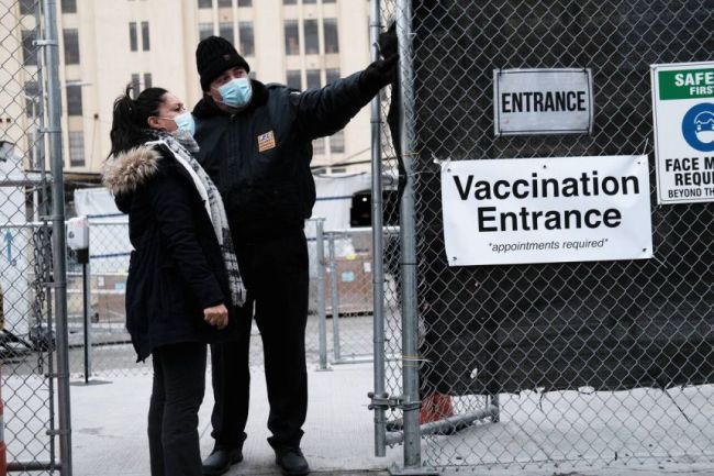美媒：美国公共卫生体系支离破碎 疫苗数据甚至依靠国外