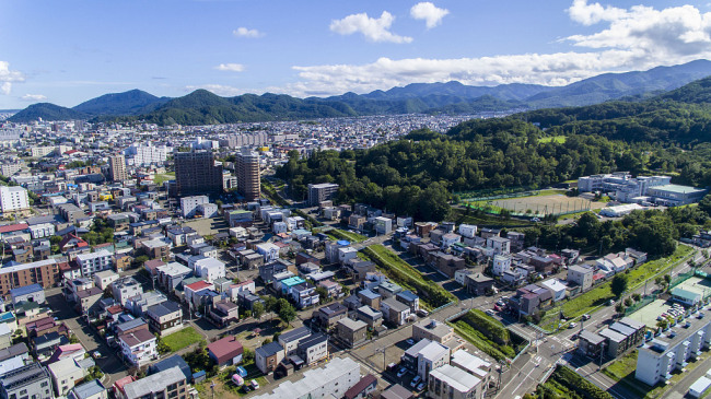 日本启动紧急状态地区增至21个 覆盖75%人口