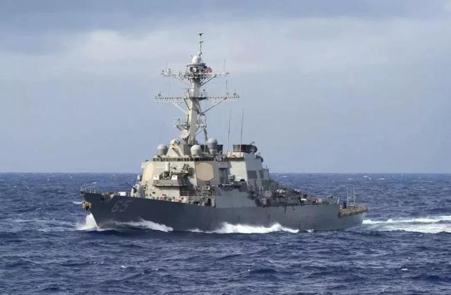 美舰擅闯中国南沙岛礁邻近海域被驱 南部战区回应