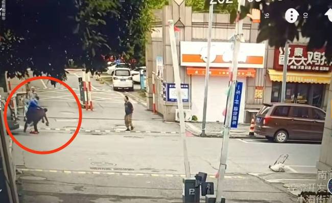 南通通报协管员拎摔卖菜老太 老人家属发声：已原谅涉事人员