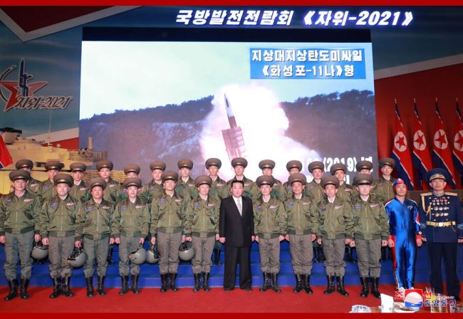 朝鲜举行国防展：洲际导弹 高超音速导弹等亮相