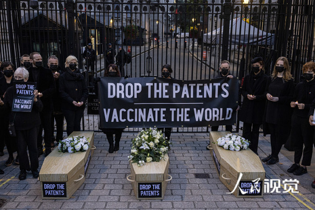 英国伦敦举行“抬棺游行”反对新冠疫苗专利 呼吁全球疫苗公平分配编辑图片素材-ID:1352986166