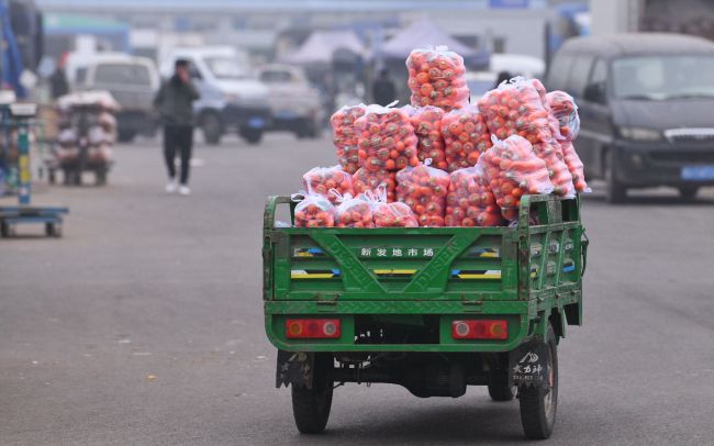 探访北京新发地：菠菜、小白菜价格都降了