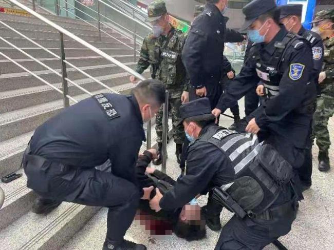 这一次，民警武警同时出手了！