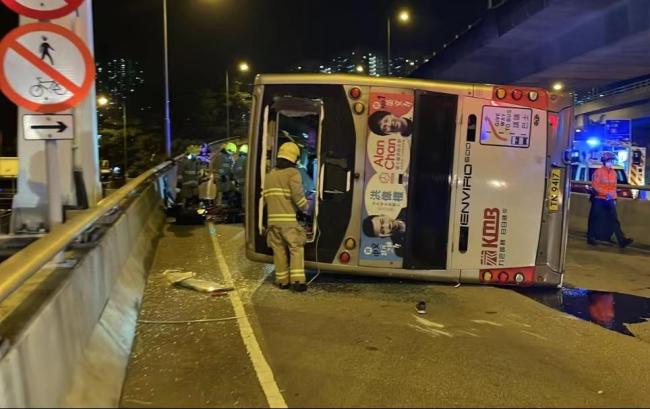 香港巴士车祸图片