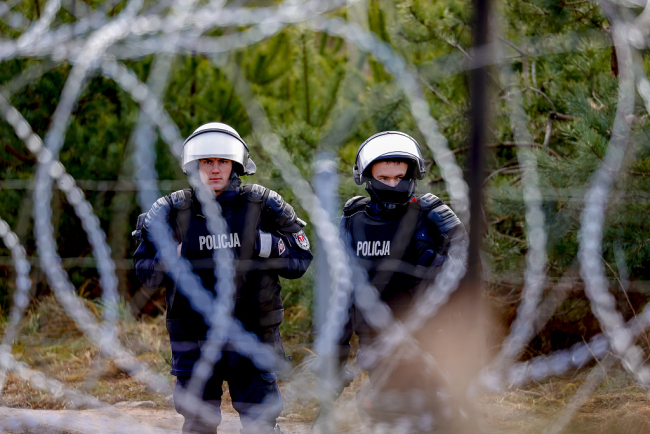 波白难民危机升级 波兰边防持续部署警卫