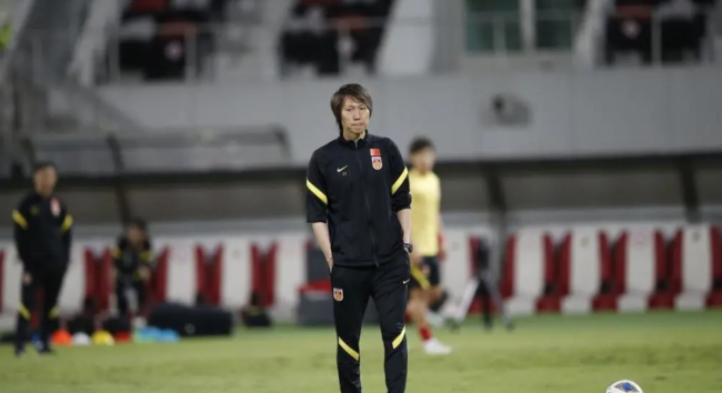 李铁“惹众怒”的主因并不是其带队战绩，而是针对他充满争议的言行。