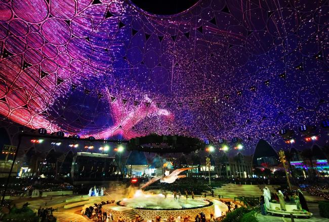 阿联酋50周年国庆日举行庆典