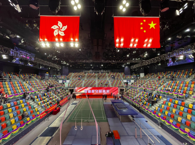 内地奥运健儿向香港市民示范表演