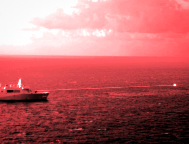 美国军舰在亚丁湾测试激光武器画面曝光