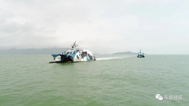 开火！东部战区导弹快艇开展海上实战化训练