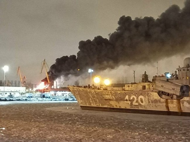 俄軍一艘在建軍艦起火，3人受傷