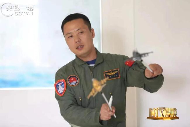 中国舰载机飞行员——“刀尖上的舞者”！