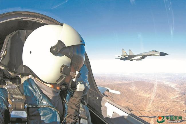 空军航空兵某旅开展空战对抗训练