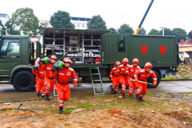 南部战区部队热血开训！