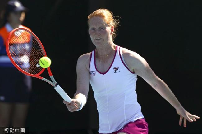 王蔷先失一盘 逆转对手晋级女单第三轮