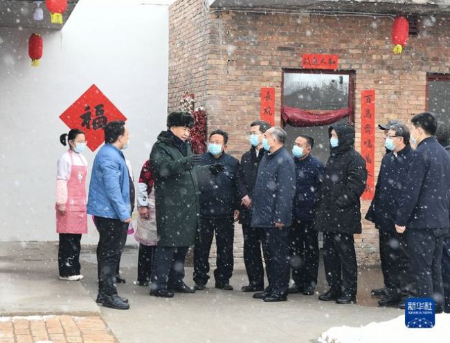 特写：“共产党就是给人民办事的”——习近平总书记春节前夕冒雪访山村 
