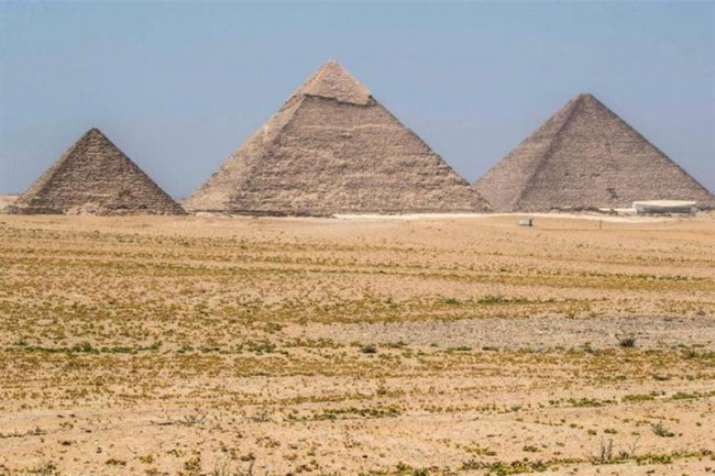 埃及胡夫金字塔全貌数十年来首次亮相