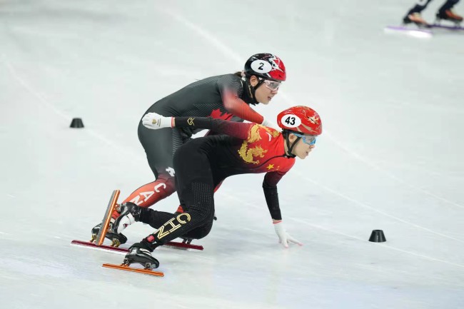 中国队获得短道速滑女子3000米接力铜牌