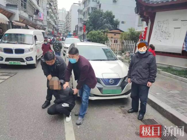 杭州警方回应“司机开免提接到通知乘客是逃犯”