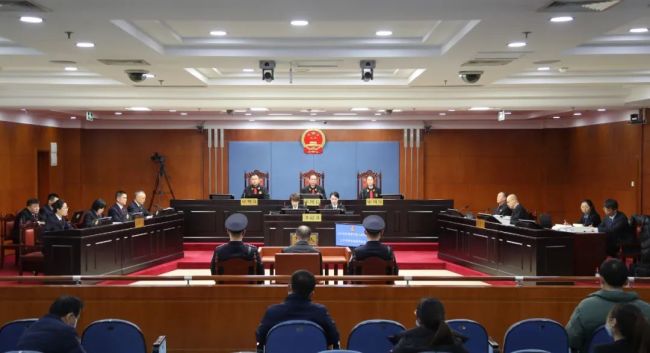 中信银行原党委副书记、行长孙德顺受贿案一审开庭