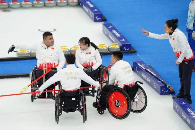 两连胜！中国轮椅冰壶队9-4战胜韩国队