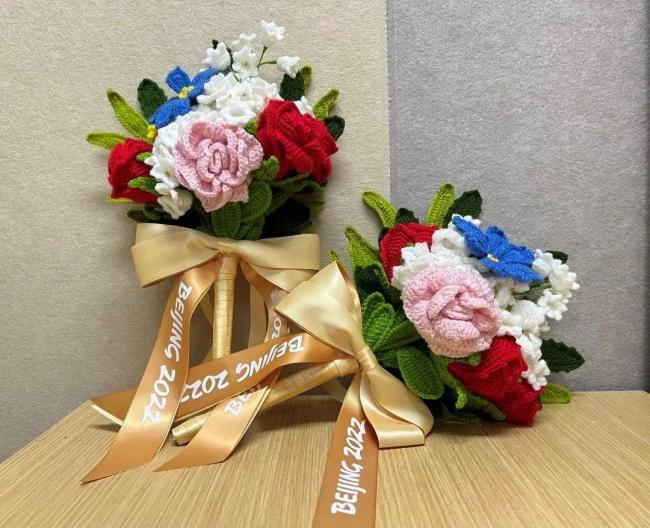 北京冬残奥会颁奖花束上比冬奥会多了朵小蓝花