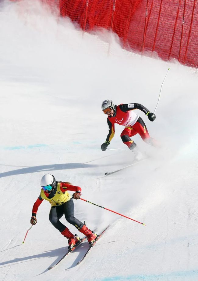 乌拉·吉洛特在北京冬残奥会残奥高山滑雪女子超级大回转