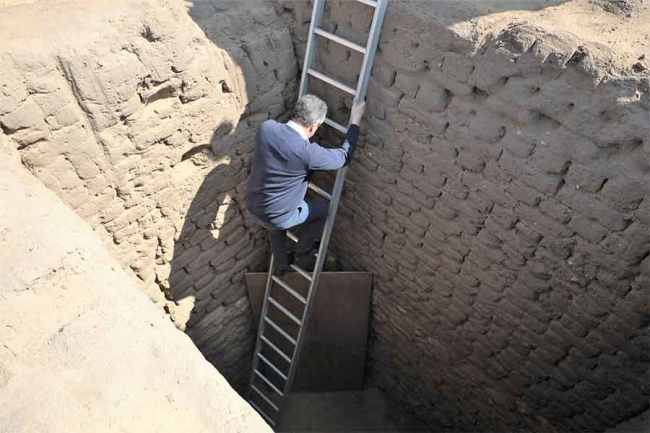 埃及发掘出五座古代墓葬 距今已有4000年历史