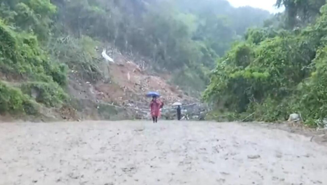 2022年3月23日，广西梧州藤县凌晨开始下雨，受此影响MU5735大面积搜寻工作暂缓。