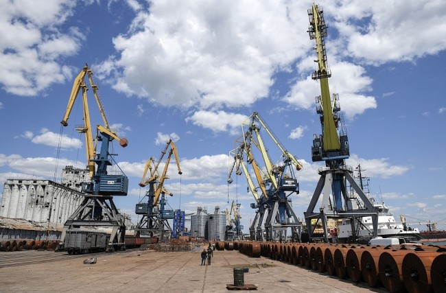 俄方称马里乌波尔港口已有5艘船只出海