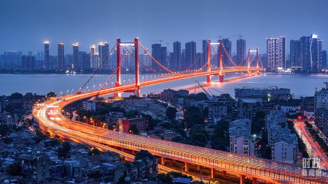 △武汉鹦鹉洲长江大桥。（图/视觉中国）