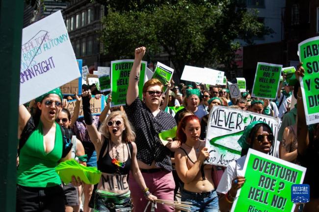 堕胎权支持者在美国纽约举行示威游行
