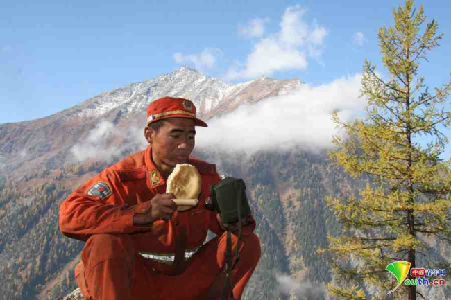 从18岁到18年 新疆森林消防白立成：始终奋战在最需要我的地方