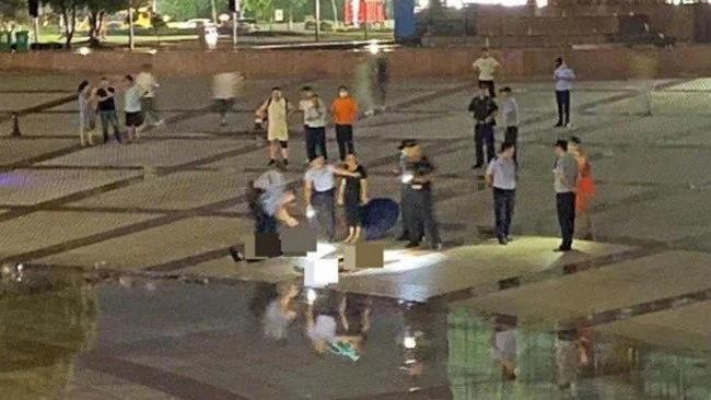 安徽南陵：雷击突发时未下雨 伤者逝者在广场健身