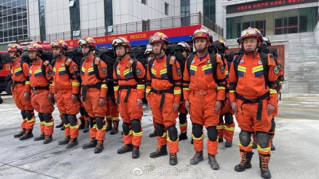 四川甘孜州泸定县发生6.8级地震，消防赶赴救援