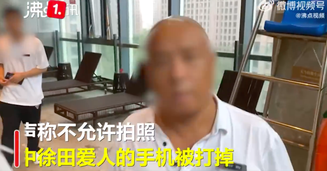 世界游泳冠军遭酒店救生员暴力威胁 手机被抢被骂脏话